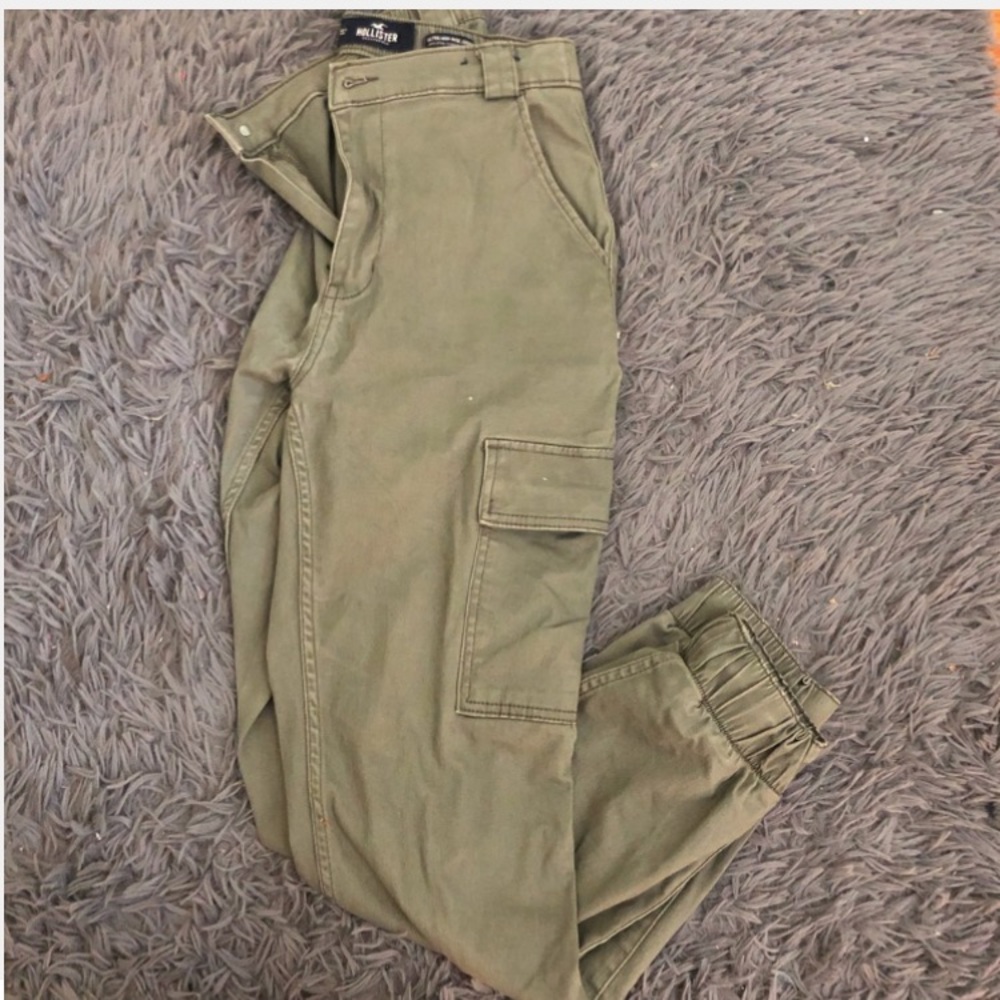 green cargo pants
